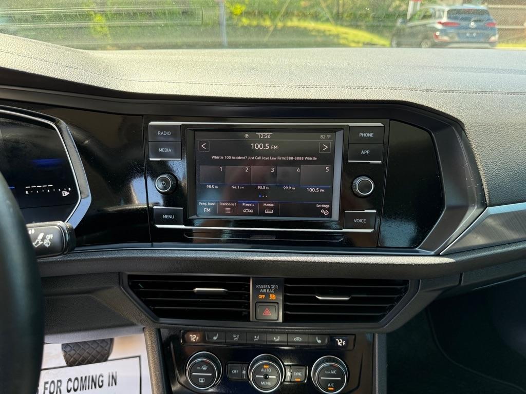 Volkswagen Jetta SE Auto 2024