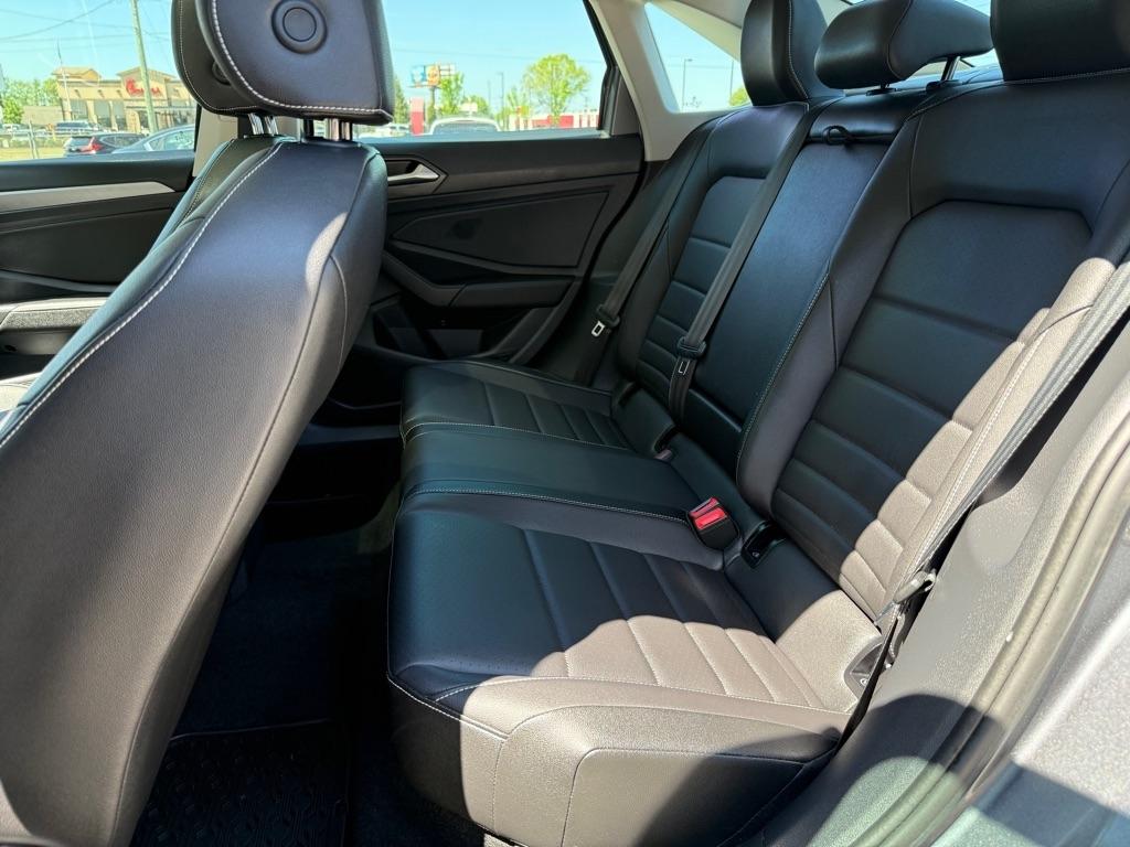 Volkswagen Jetta SE Auto 2024