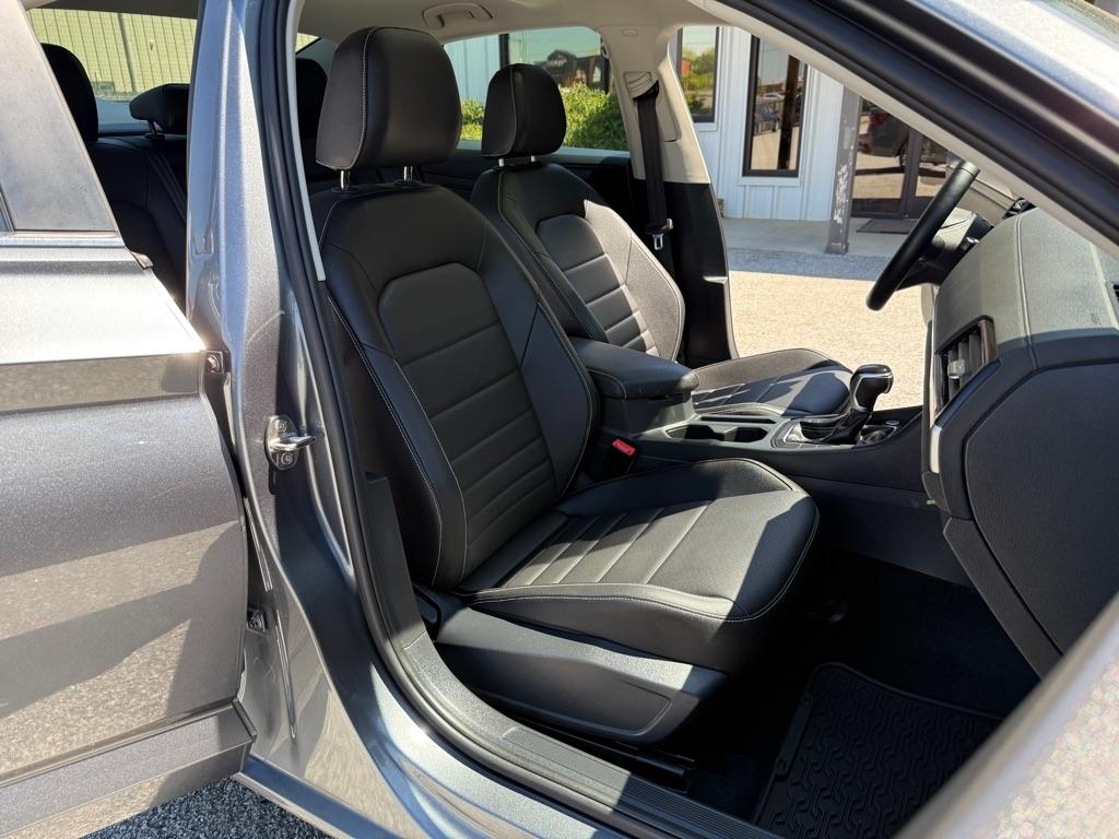 Volkswagen Jetta SE Auto 2024