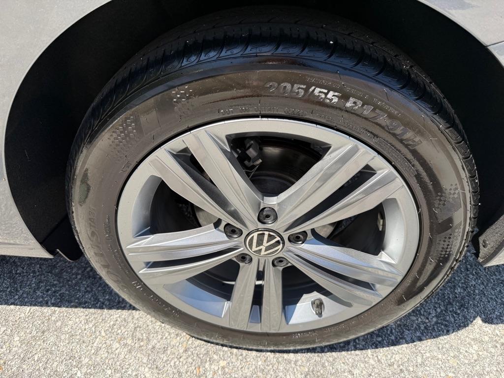 Volkswagen Jetta SE Auto 2024