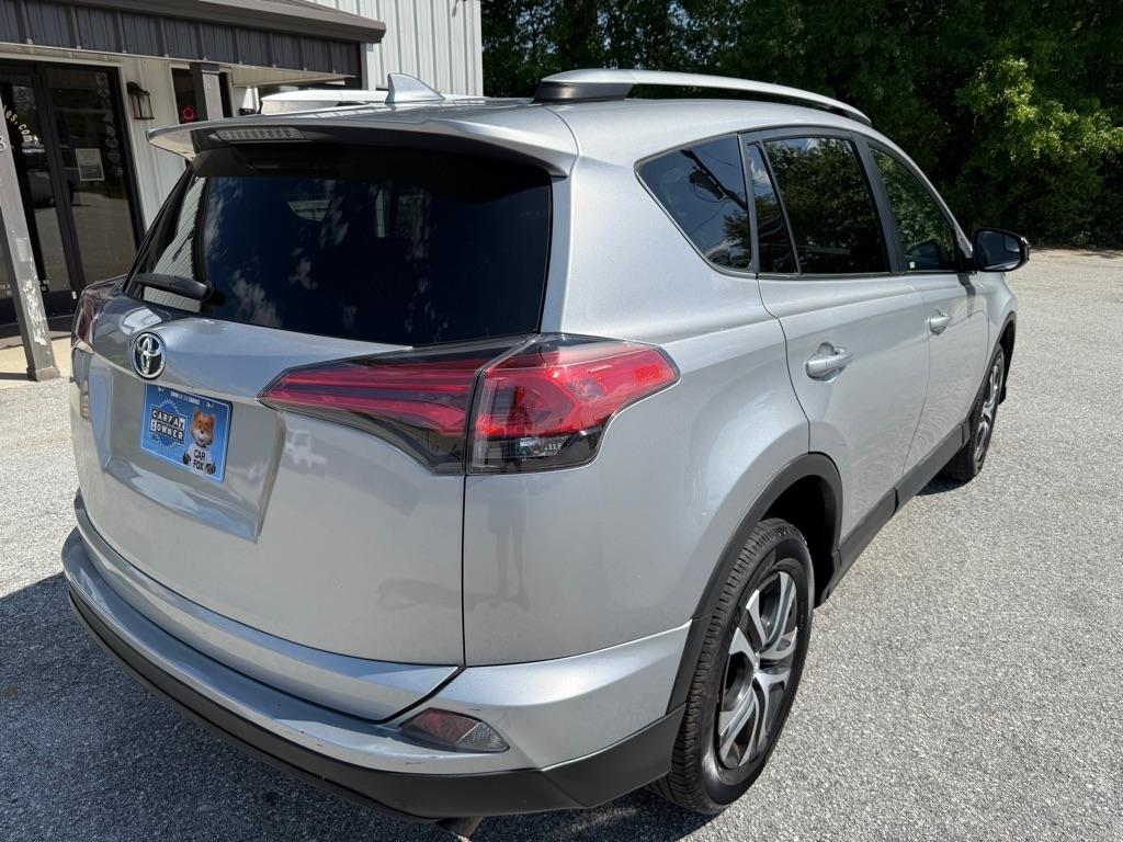 Toyota RAV4 FWD 4dr LE (Natl) 2016