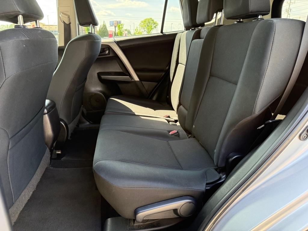 Toyota RAV4 FWD 4dr LE (Natl) 2016