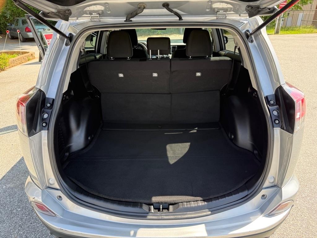 Toyota RAV4 FWD 4dr LE (Natl) 2016