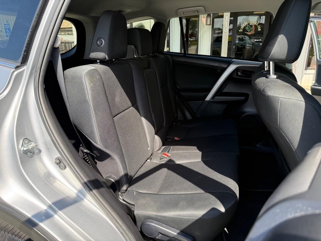 Toyota RAV4 FWD 4dr LE (Natl) 2016