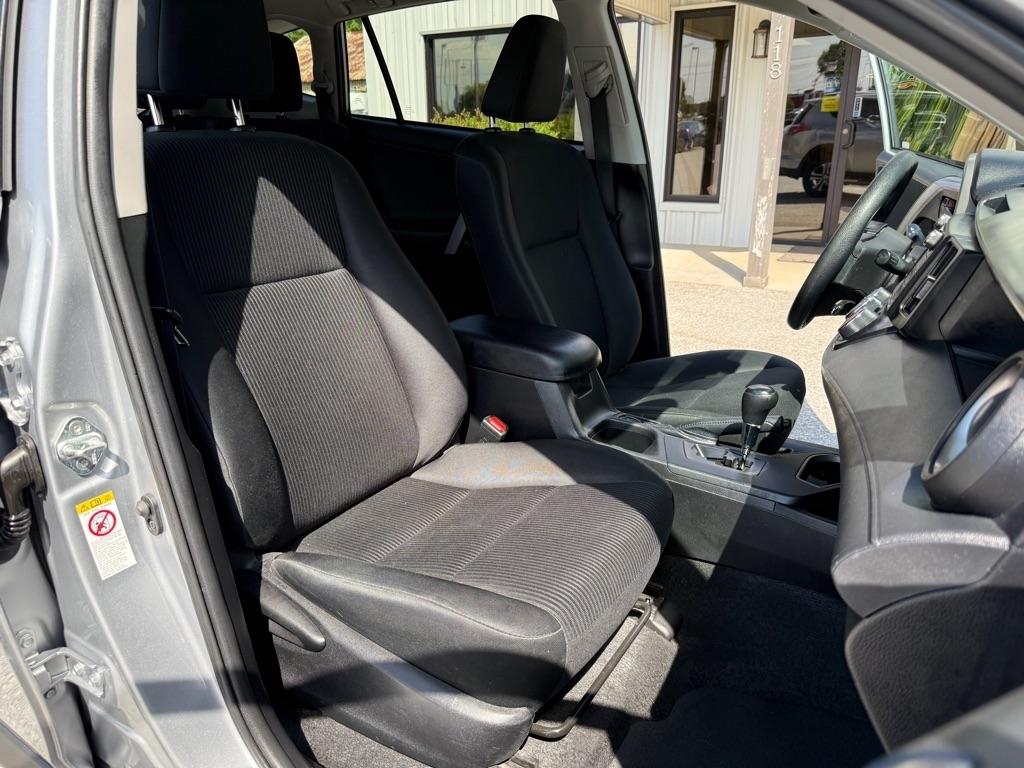 Toyota RAV4 FWD 4dr LE (Natl) 2016