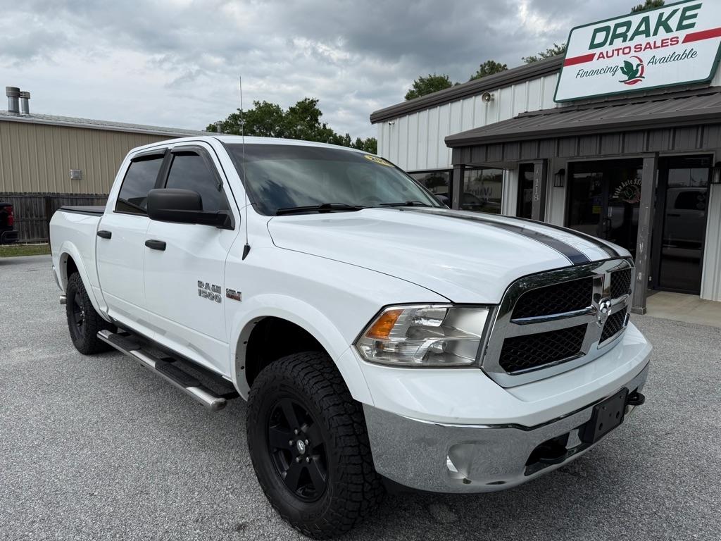 2016 RAM 1500 4WD Crew Cab 140.5" Outdoorsman