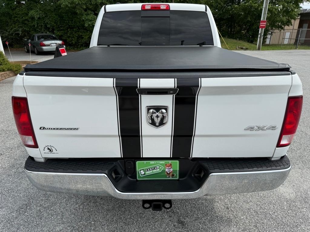 RAM 1500 4WD Crew Cab 140.5" Outdoorsman 2016