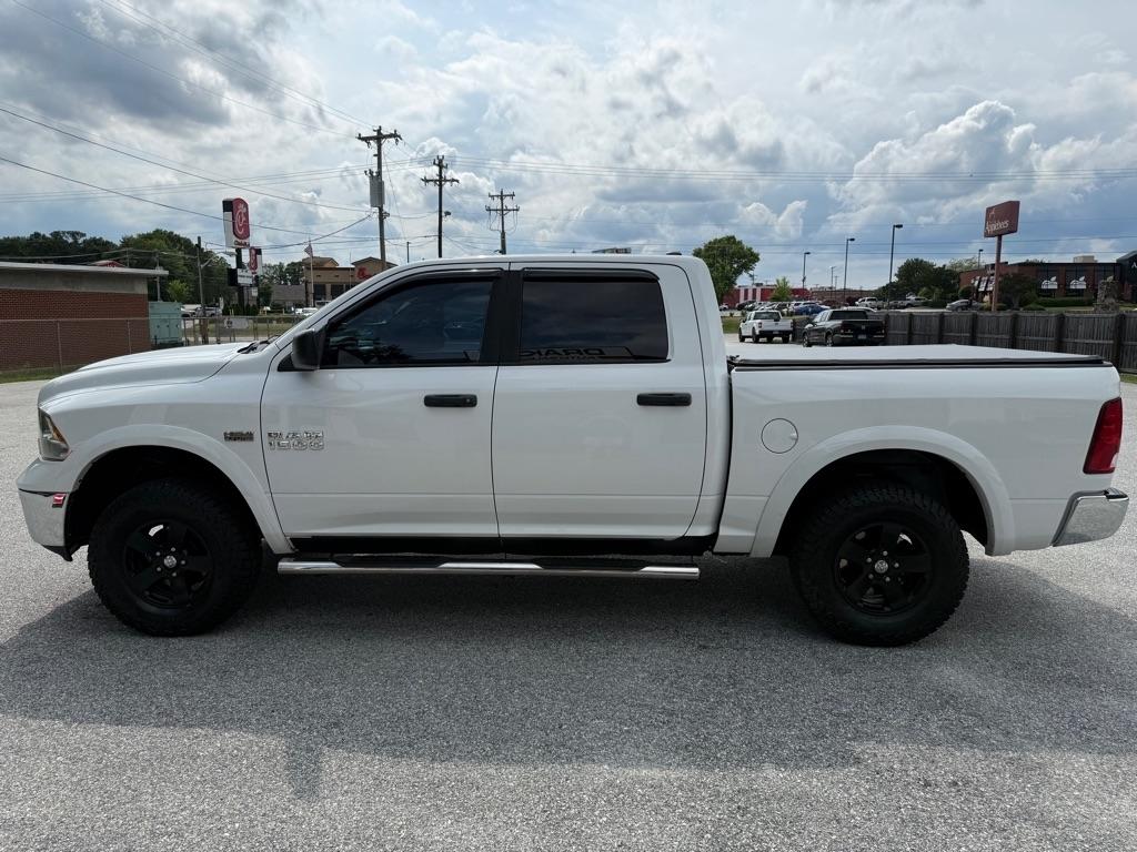 RAM 1500 4WD Crew Cab 140.5" Outdoorsman 2016