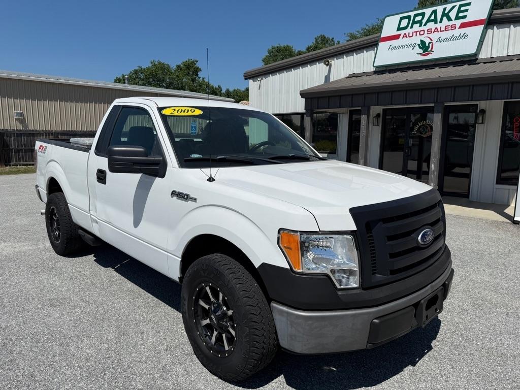 2009 Ford F-150 2WD Reg Cab 126" XL