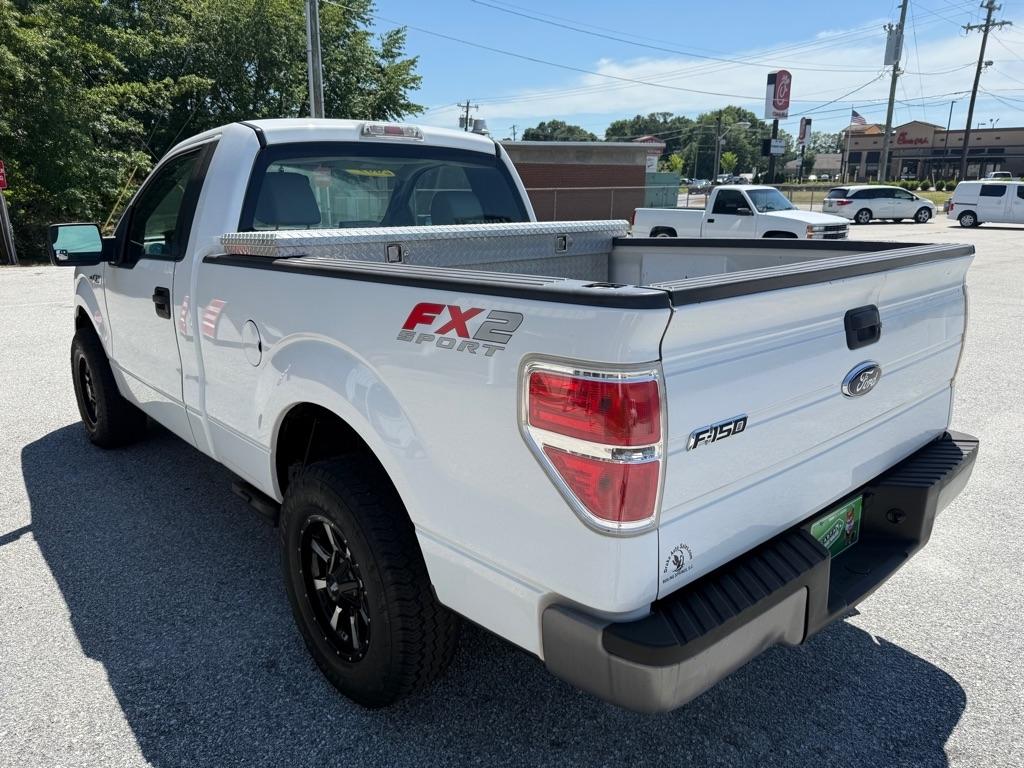 Ford F-150 2WD Reg Cab 145" XLT w/Midbox Prep 2009