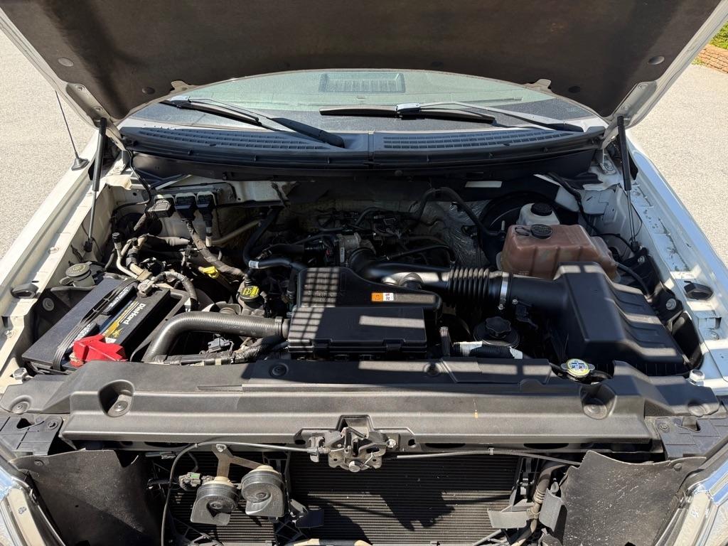Ford F-150 2WD Reg Cab 145" XLT w/Midbox Prep 2009