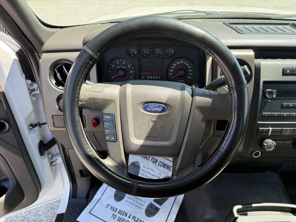 Ford F-150 2WD Reg Cab 145" XLT w/Midbox Prep 2009