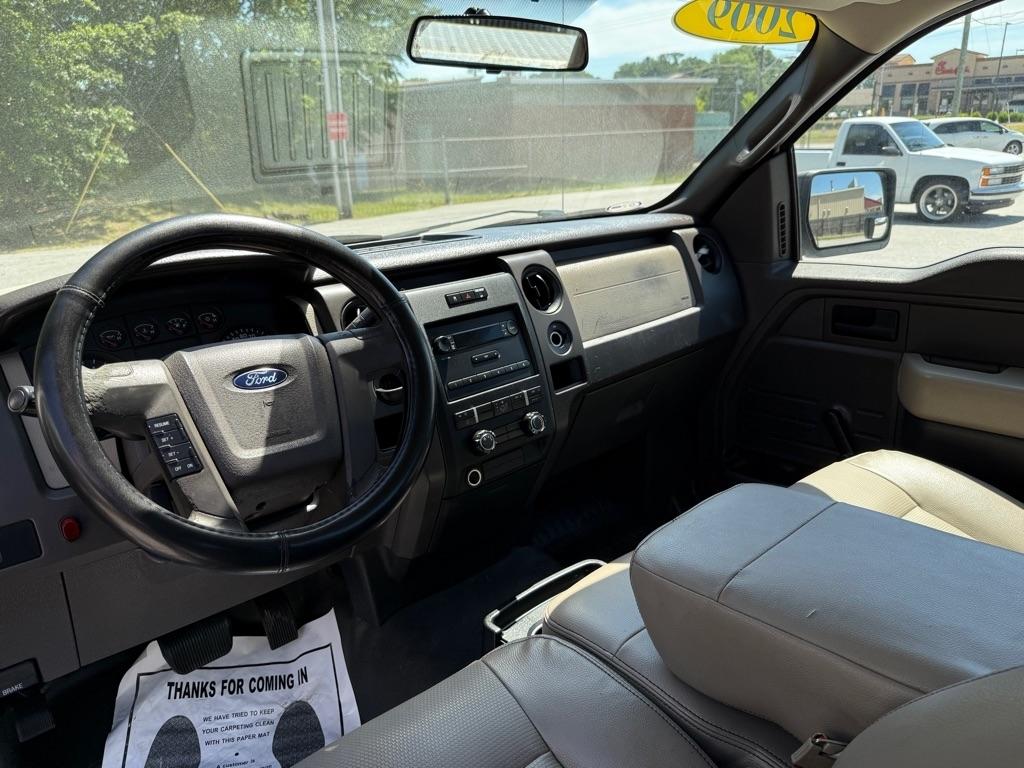 Ford F-150 2WD Reg Cab 145" XLT w/Midbox Prep 2009