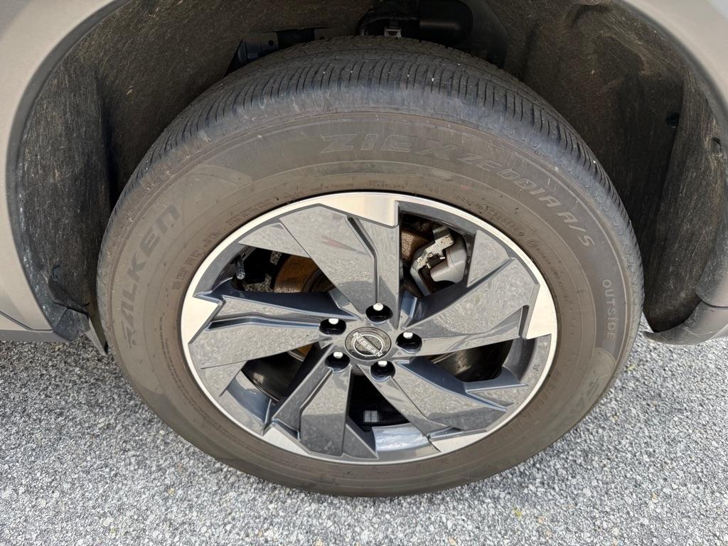 Nissan Rogue FWD SV 2025