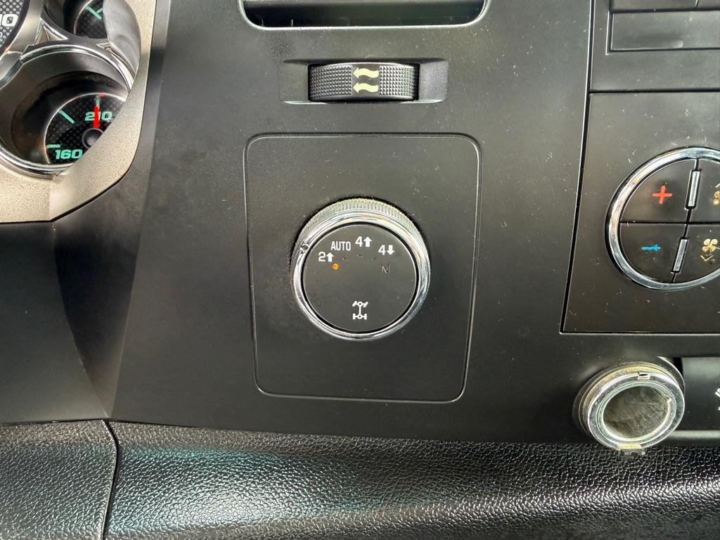 Chevrolet Silverado 1500 4WD Crew Cab 143.5" LT 2013