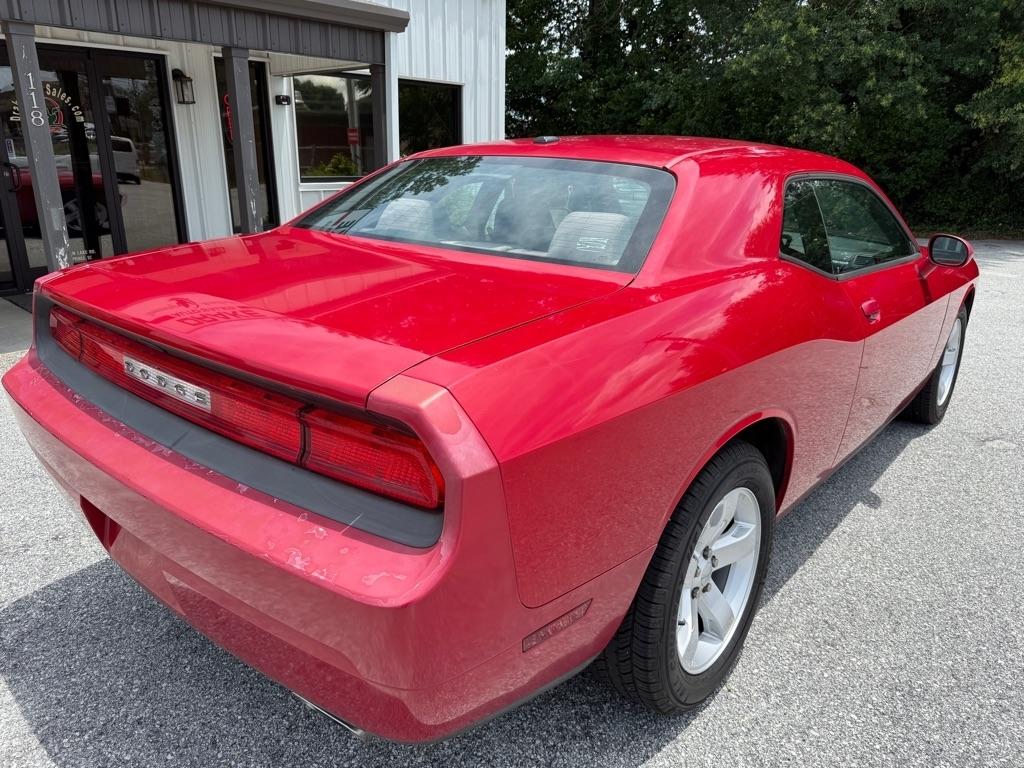 Dodge Challenger 2dr Cpe 2011