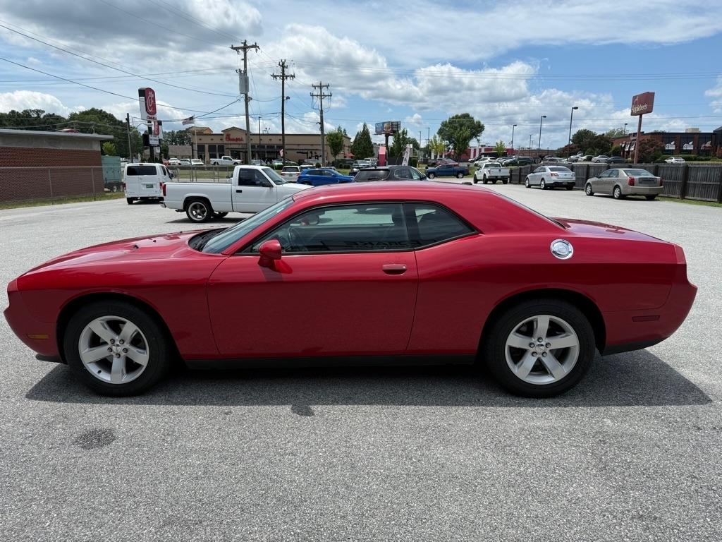 Dodge Challenger 2dr Cpe 2011