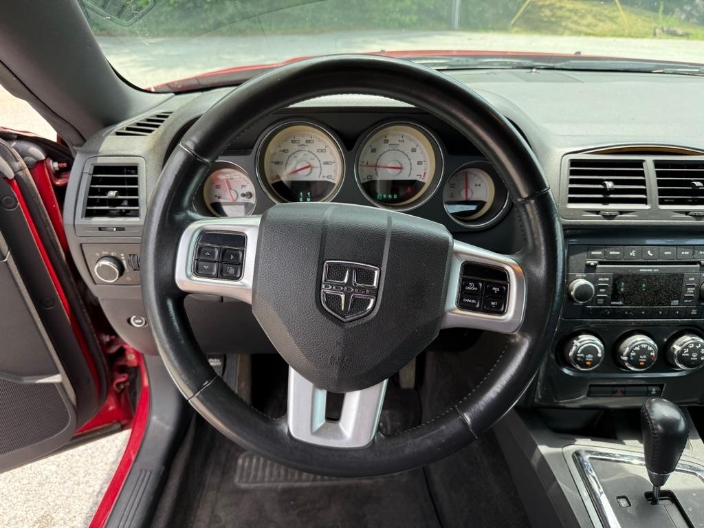 Dodge Challenger 2dr Cpe 2011