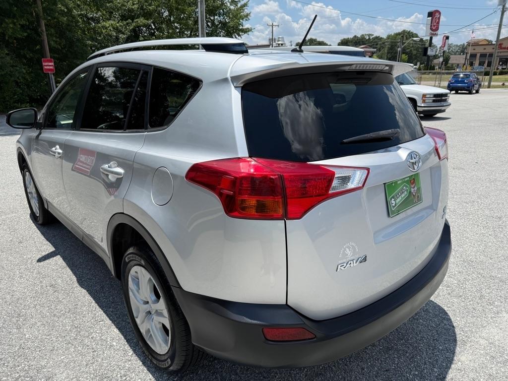 Toyota RAV4 AWD 4dr LE (Natl) 2015