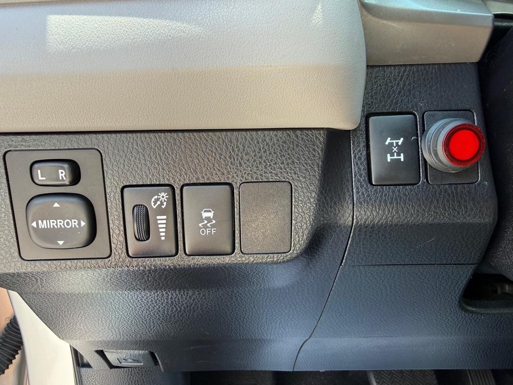 Toyota RAV4 AWD 4dr LE (Natl) 2015