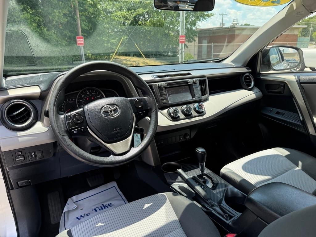 Toyota RAV4 AWD 4dr LE (Natl) 2015