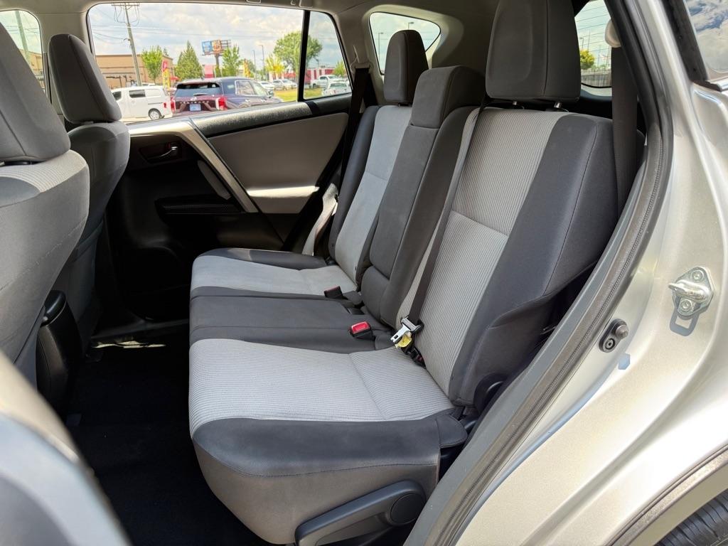 Toyota RAV4 AWD 4dr LE (Natl) 2015