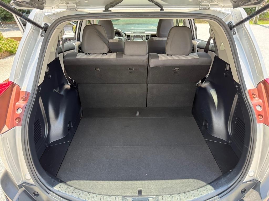 Toyota RAV4 AWD 4dr LE (Natl) 2015