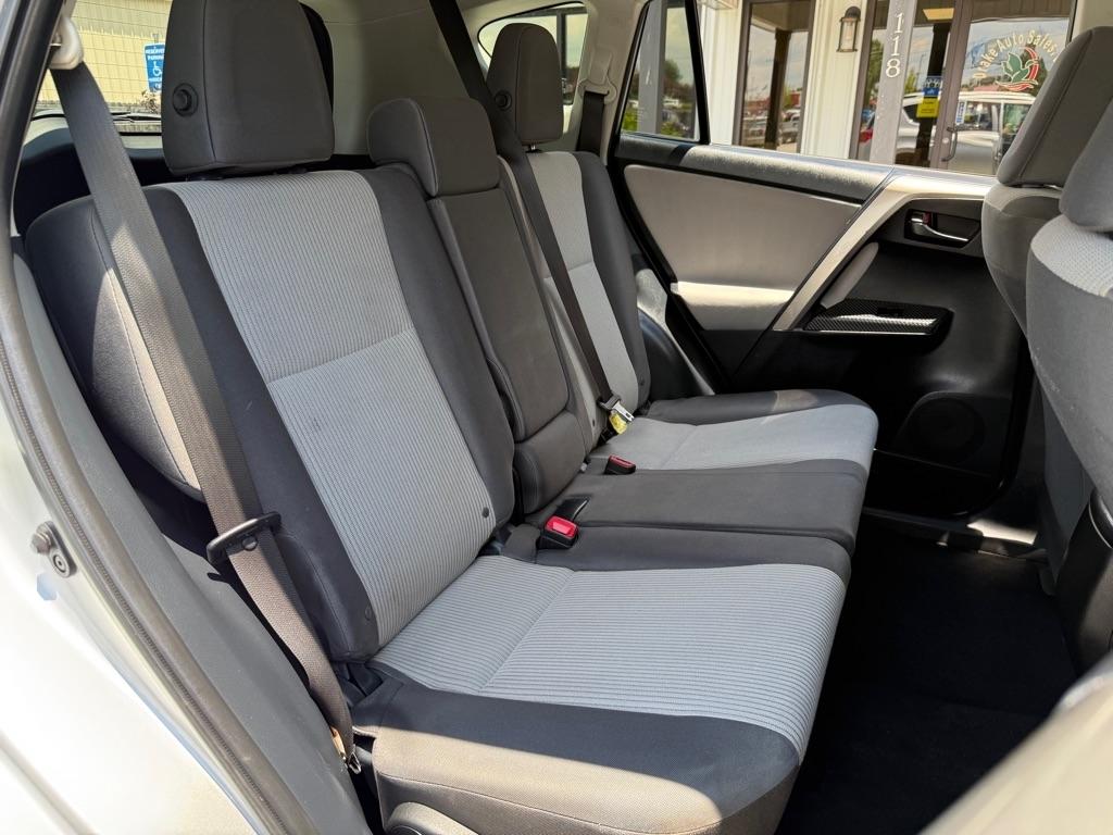 Toyota RAV4 AWD 4dr LE (Natl) 2015