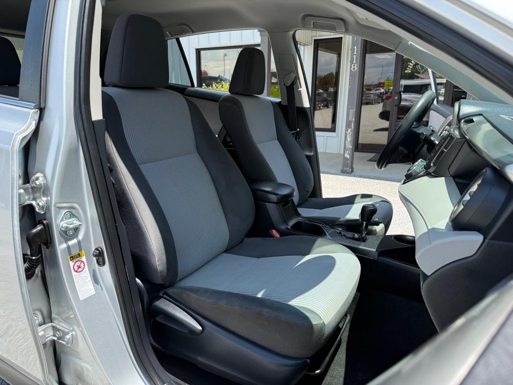 Toyota RAV4 AWD 4dr LE (Natl) 2015