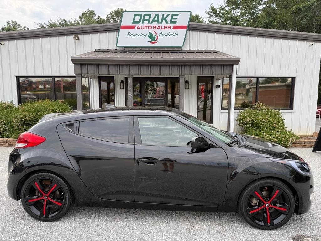 Hyundai Veloster 3dr Cpe Auto w/Red Int 2012