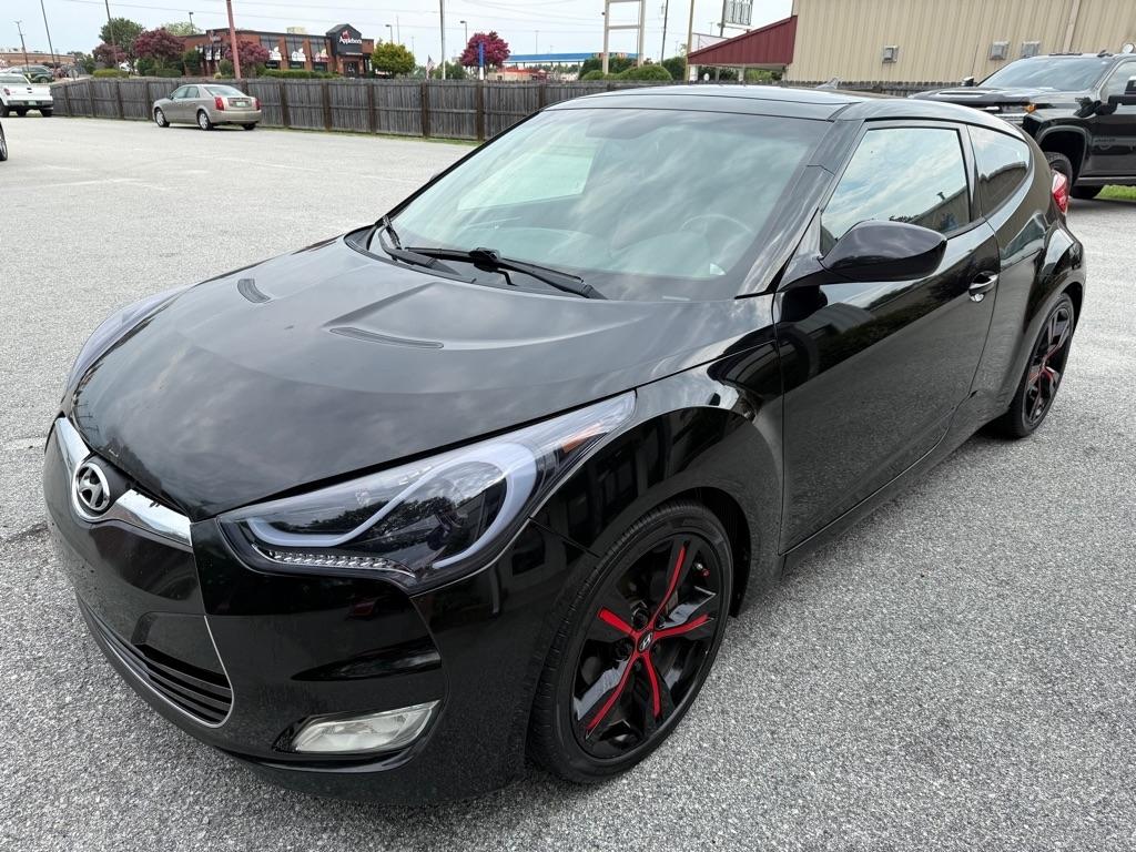 Hyundai Veloster 3dr Cpe Auto w/Red Int 2012