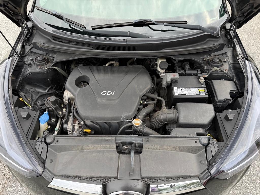 Hyundai Veloster 3dr Cpe Auto w/Red Int 2012