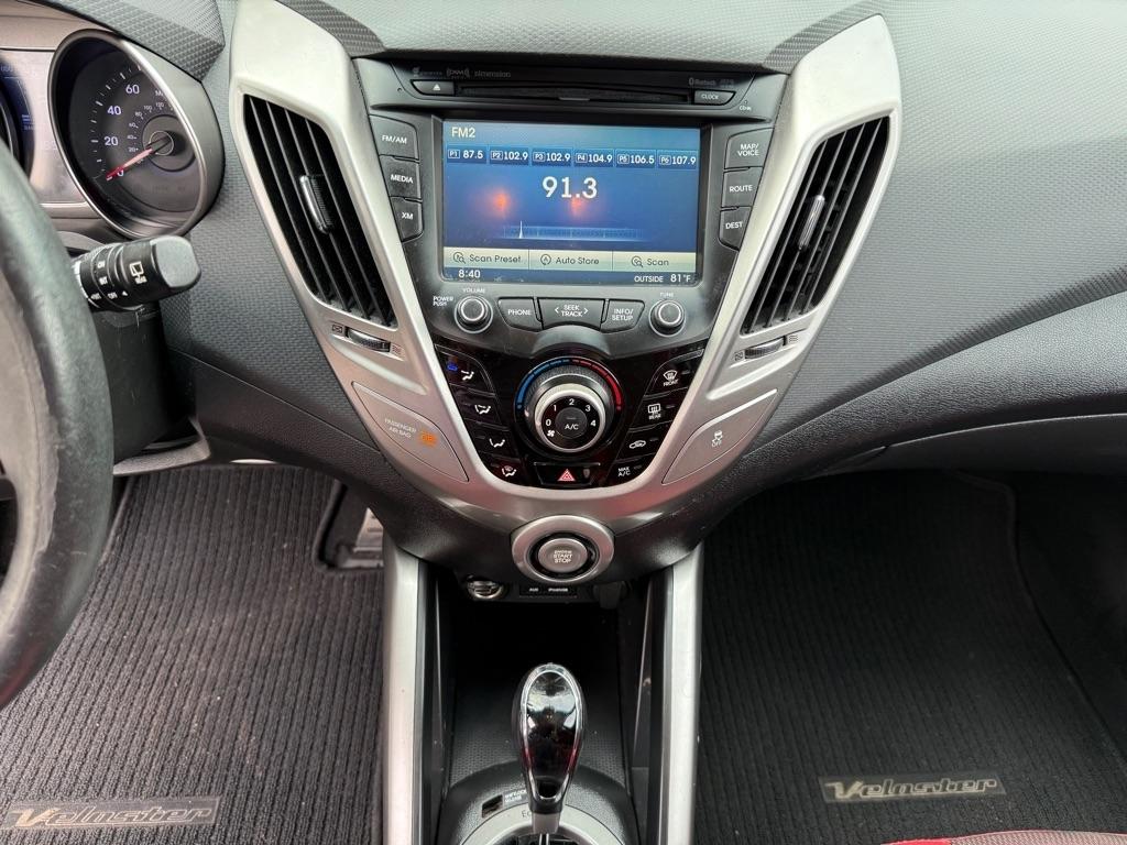 Hyundai Veloster 3dr Cpe Auto w/Red Int 2012