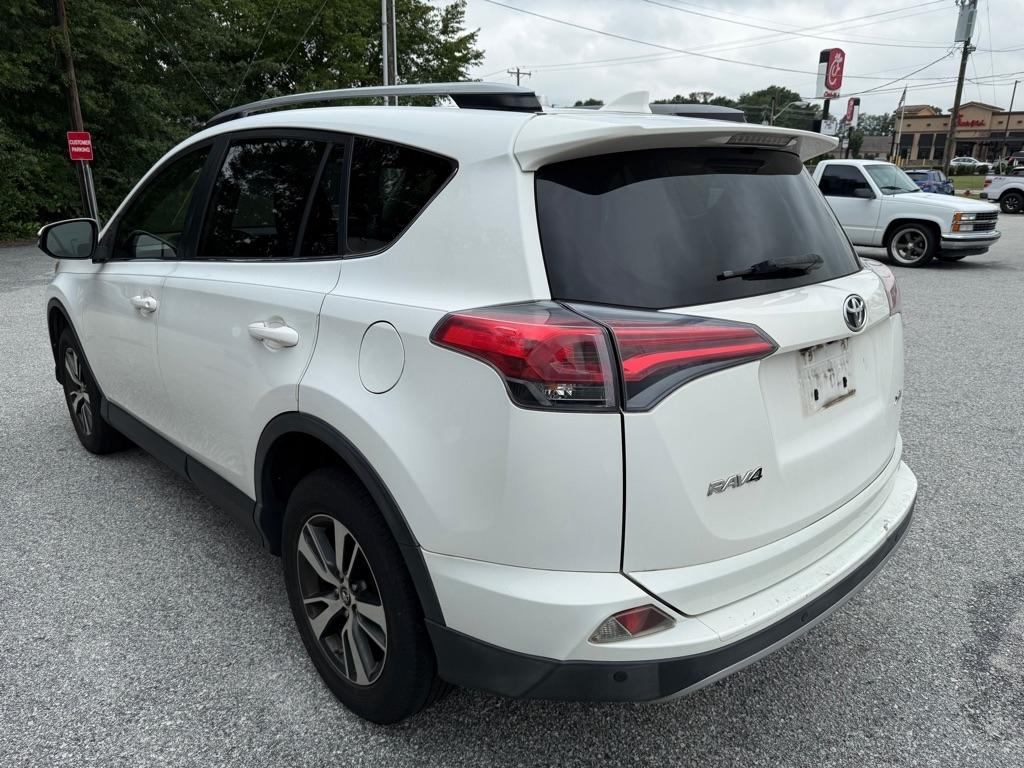 Toyota RAV4 XLE FWD (Natl) 2017