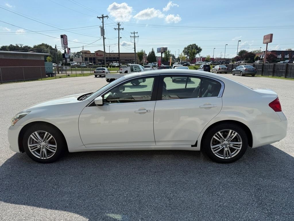 Infiniti G25 Sedan 4dr Journey RWD 2011
