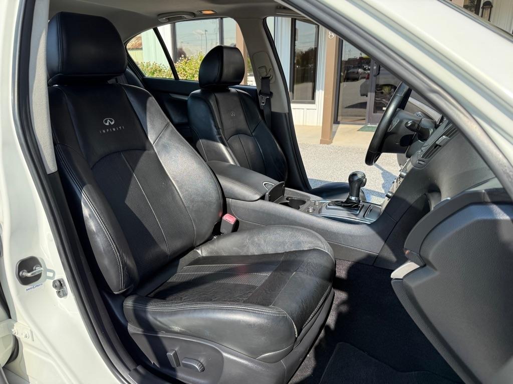 Infiniti G25 Sedan 4dr Journey RWD 2011