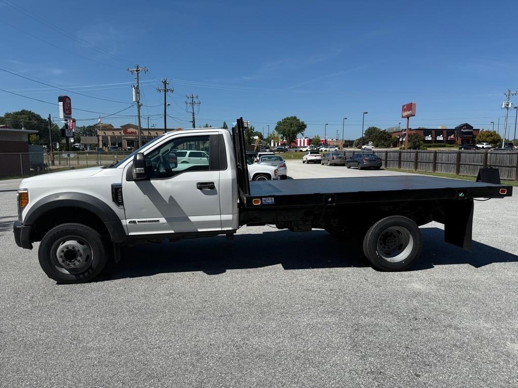 Ford Super Duty F-450 DRW XLT 2WD Reg Cab 145" WB 60" CA 2017