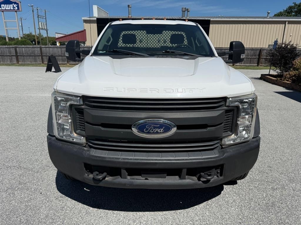 Ford Super Duty F-450 DRW XLT 2WD Reg Cab 145" WB 60" CA 2017