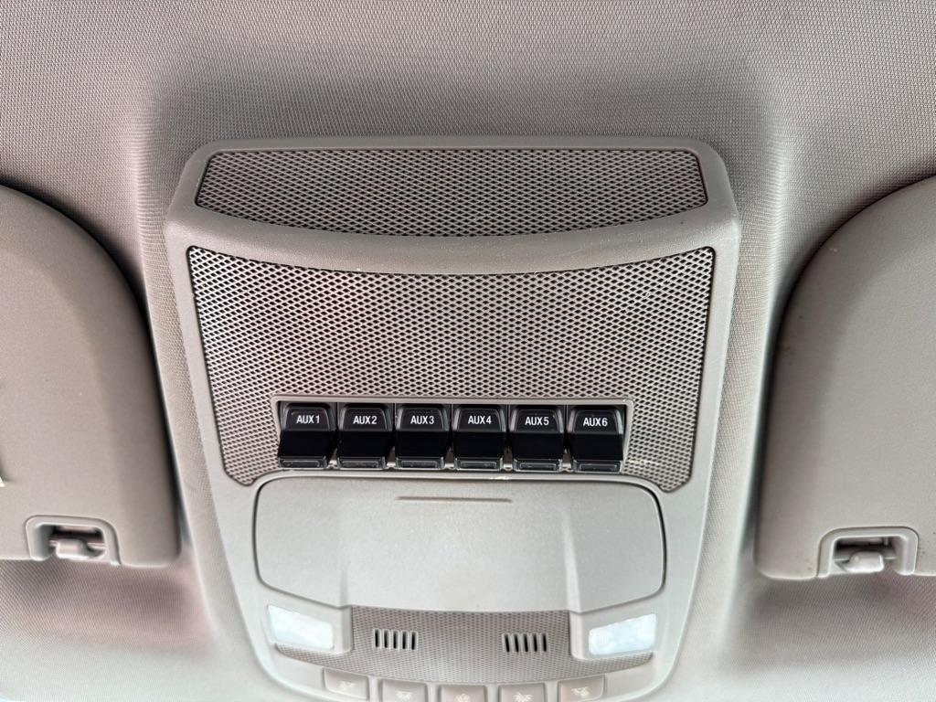 Ford Super Duty F-450 DRW XLT 2WD Reg Cab 145" WB 60" CA 2017