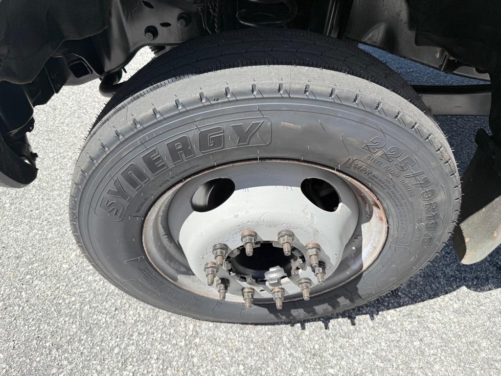 Ford Super Duty F-450 DRW XLT 2WD Reg Cab 145" WB 60" CA 2017