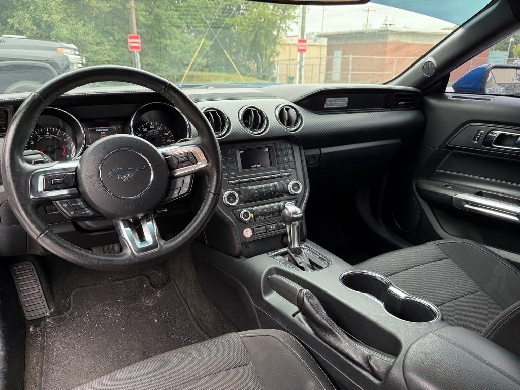 Ford Mustang V6 Fastback 2017
