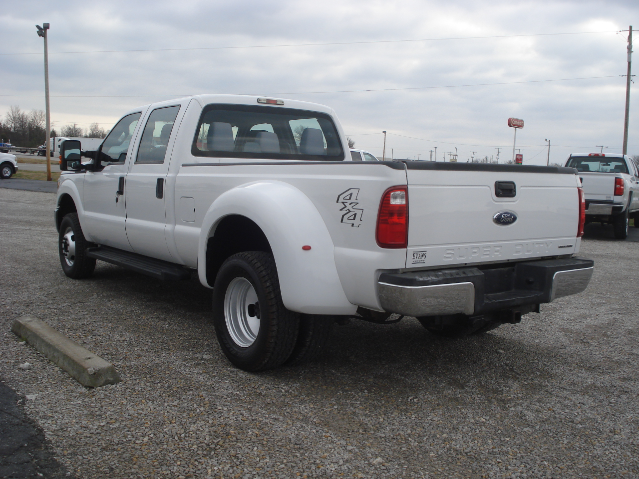 Ford F-350 SD XL Crew Cab Long Bed DRW 4WD 2016