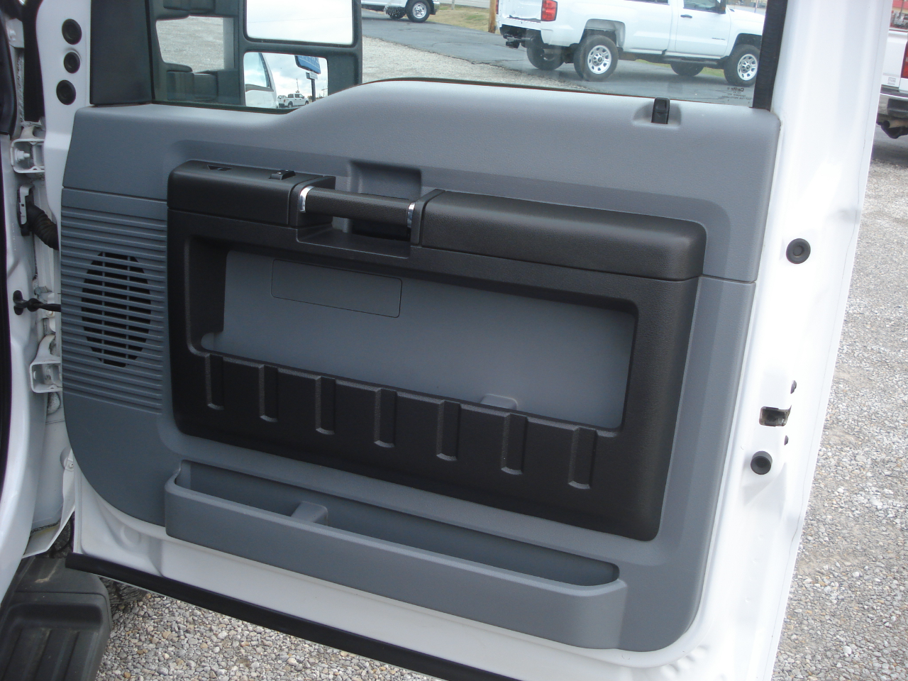 Ford F-350 SD XL Crew Cab Long Bed DRW 4WD 2016