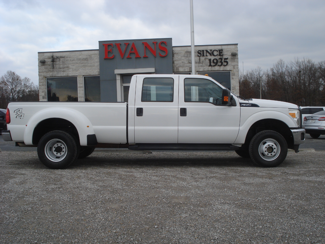 Ford F-350 SD XL Crew Cab Long Bed DRW 4WD 2016