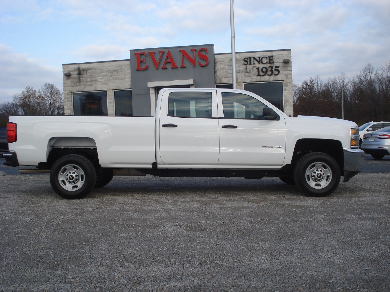 2017 Chevrolet Silverado 2500HD 4DR Crew Cab Long Box 2WD