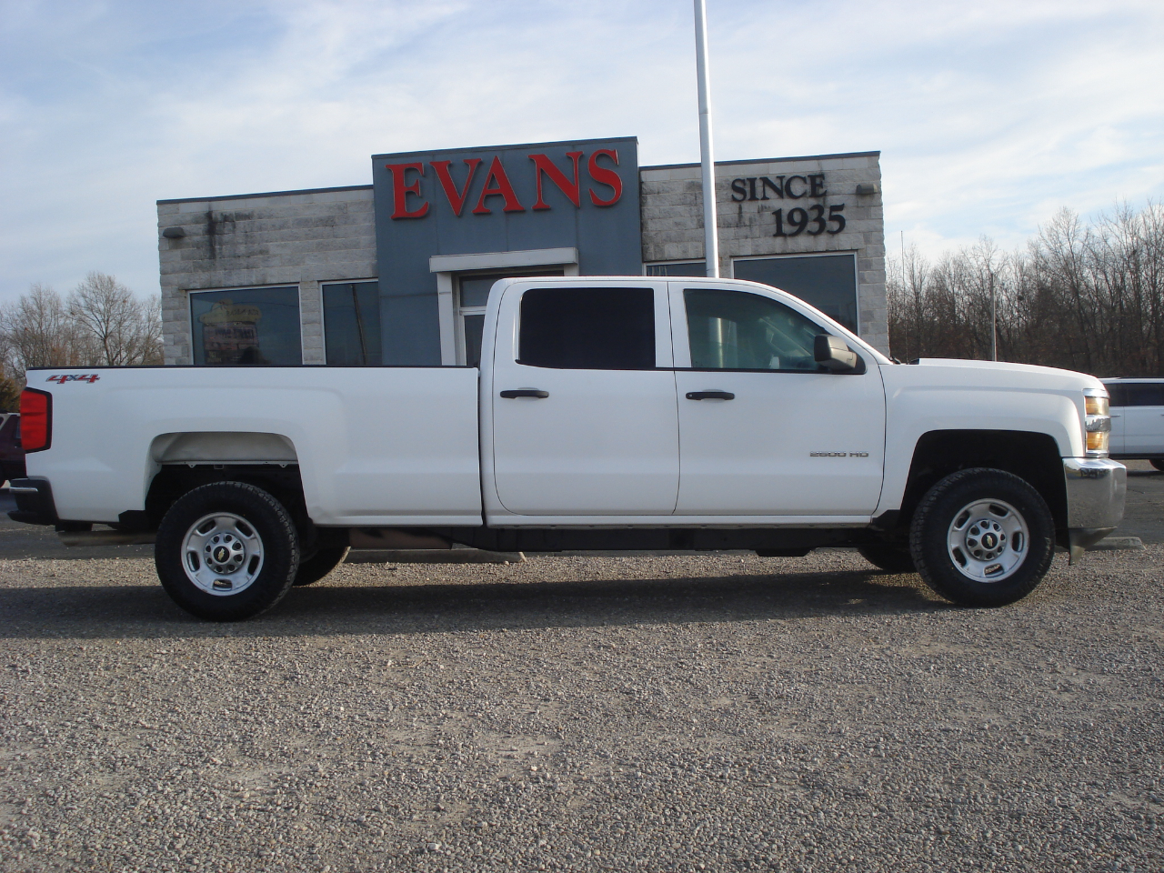 2015 Chevrolet Silverado 2500HD 4DR Crew Cab 4WD LONG BED