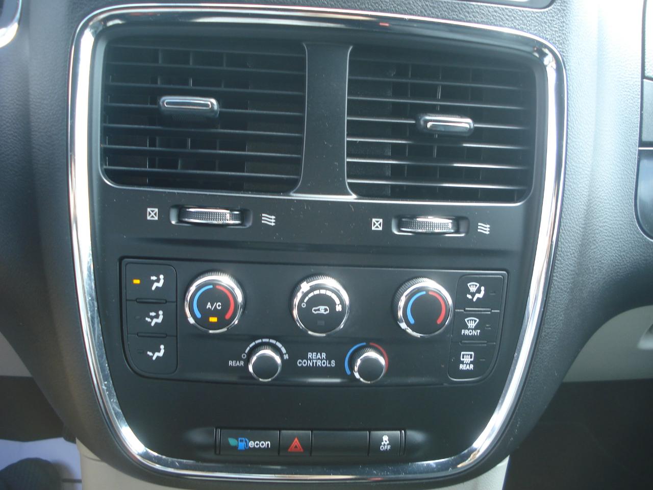 Dodge Grand Caravan SE 2016