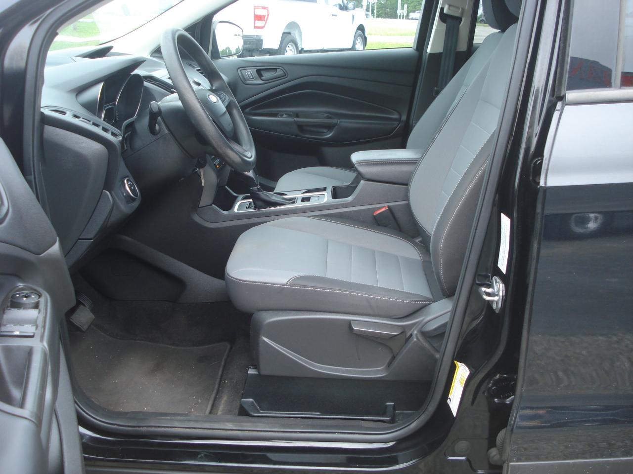 Ford Escape S FWD 2018