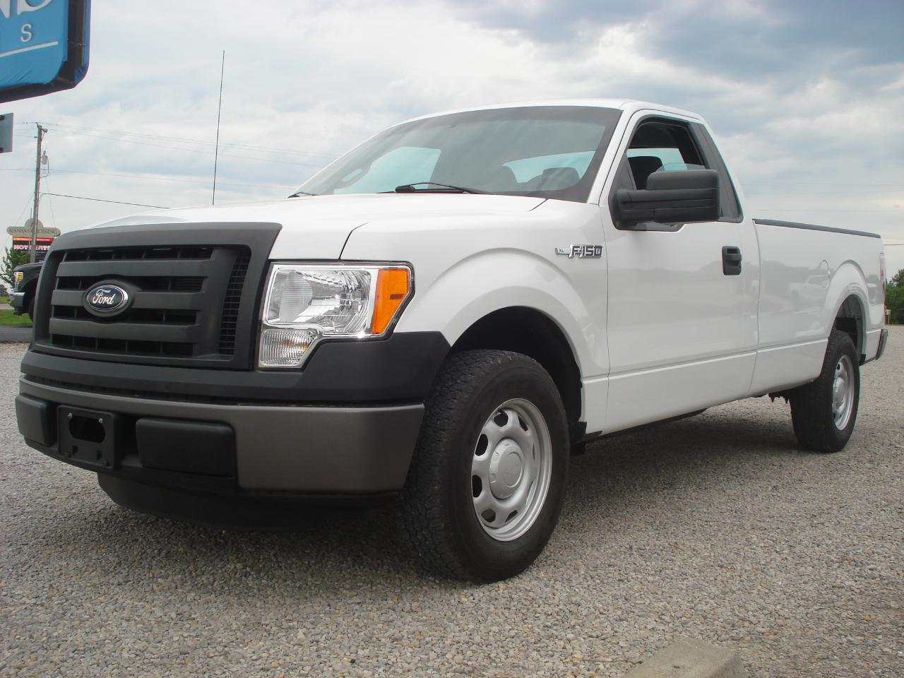 Ford F-150 XL 8-ft. Bed 2WD 2012