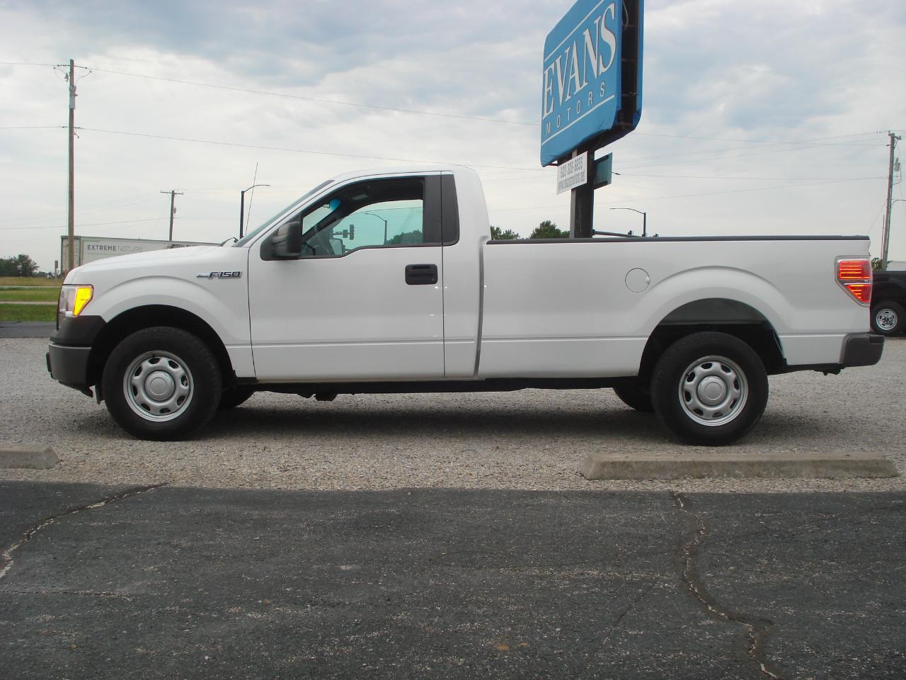 Ford F-150 XL 8-ft. Bed 2WD 2012